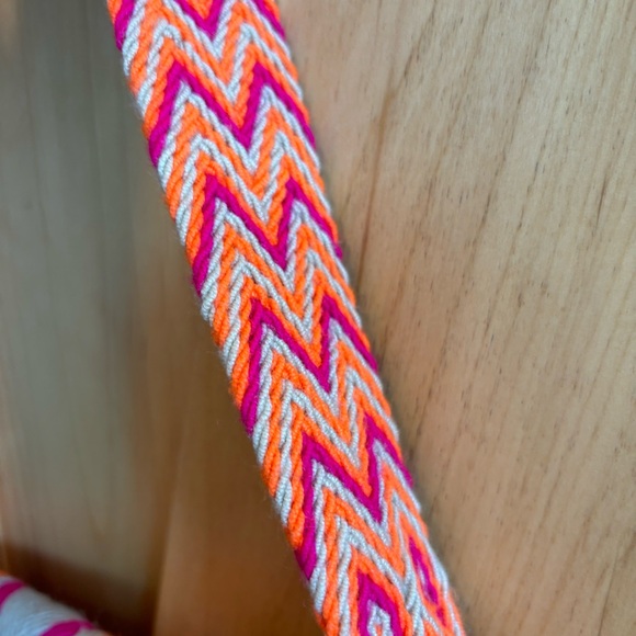 ⚡️Mega Sale⚡️Vibrant handwoven clutch with fringes and strap - Picture 4 of 12